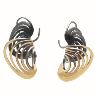 medium ripples clamshell earring in gold silver bi-metal